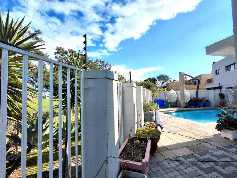 4 Bedroom Property for Sale in Fairview Golf Estate Western Cape